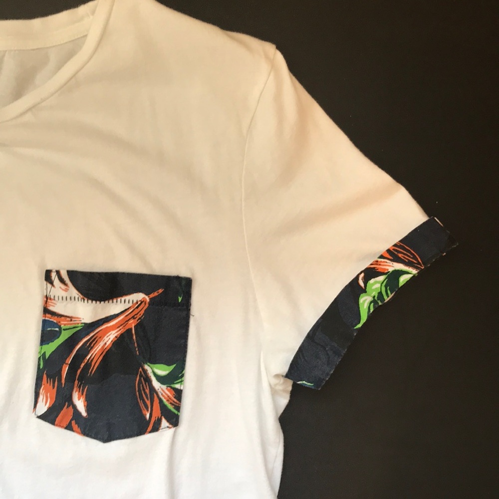 - SOLD - H&M White Tee with pocket